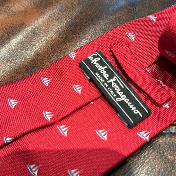 Salvatore Ferragamo Red Silk Tie Blue Sailboats - Picture 3 of 4